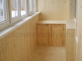 obshivka-balkona-vagonkoy